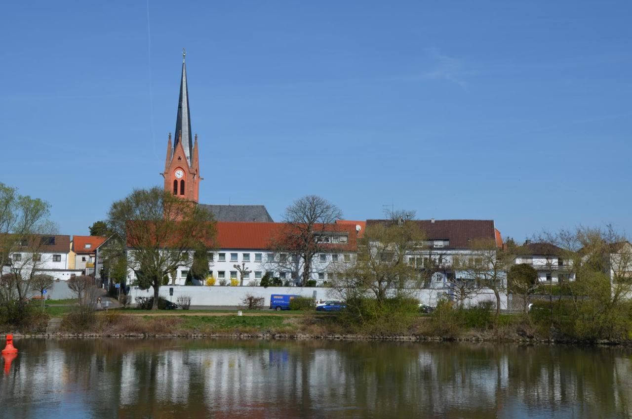 Hotel Restaurant Zum Schiffchen ไมน์ทาล ภายนอก รูปภาพ